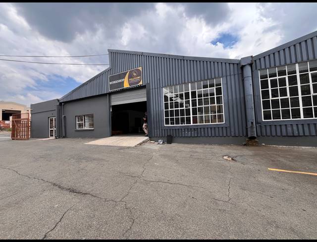 1,192M² WAREHOUSE TO LET IN SEBENZA